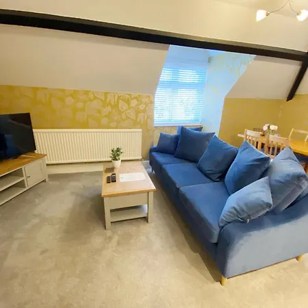 The Beach Hut Walk To Beach Sleeps 4 Parking Pet Friendly-2